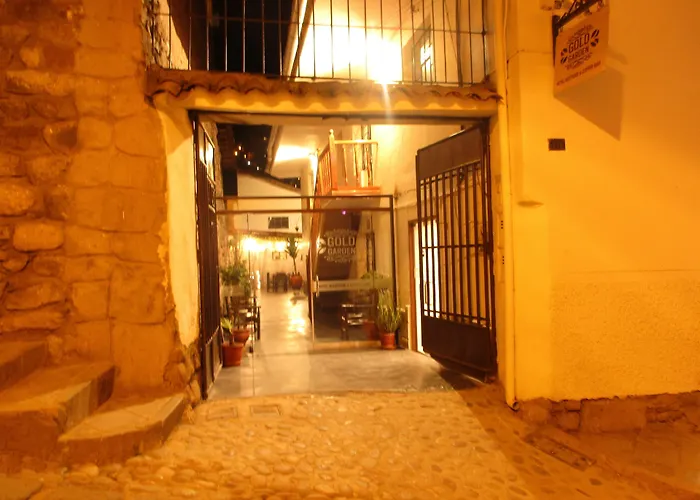 Boutique Gold Garden